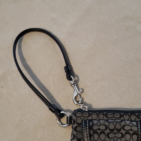 Coach Signature Logo Wristlet! - Picture 4 of 16